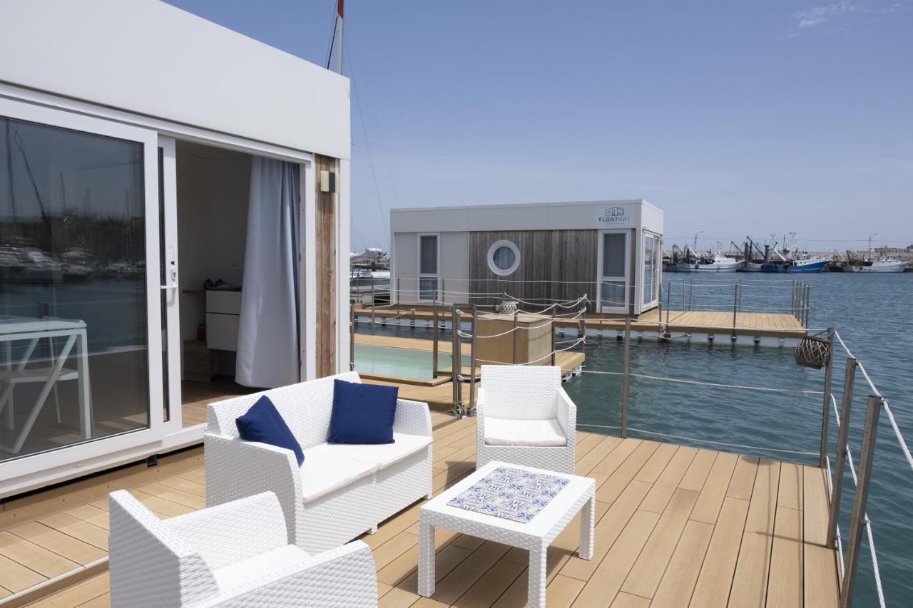 ホテル Houseboat Floatart Experience ビシェーリエ エクステリア 写真